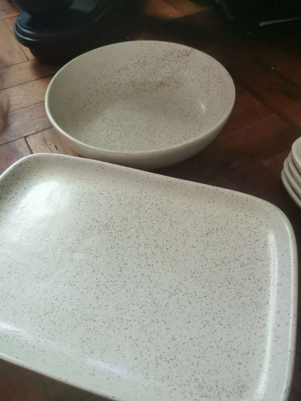 VINTAGE 9 PIECE STONEWARE SET