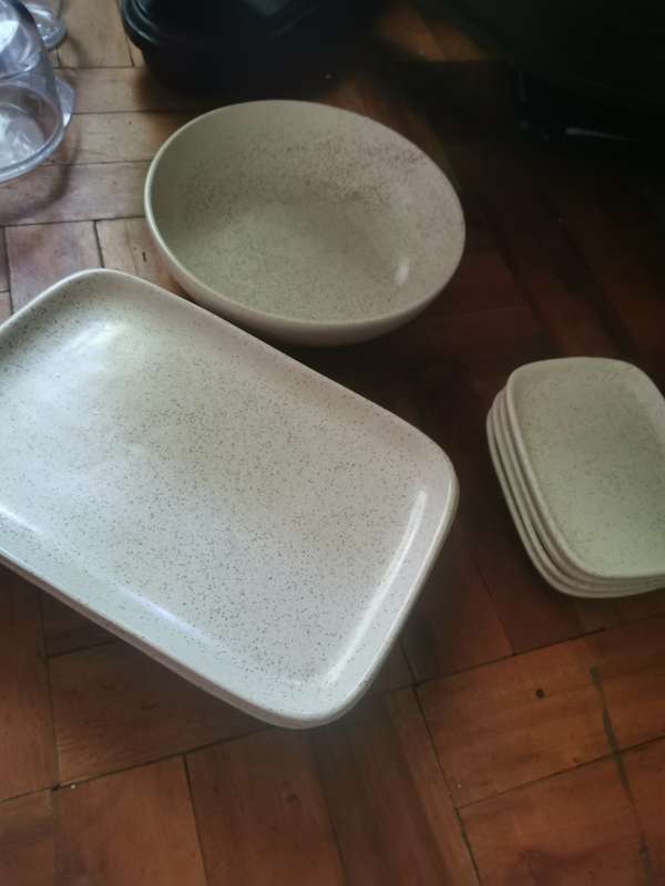 VINTAGE 9 PIECE STONEWARE SET