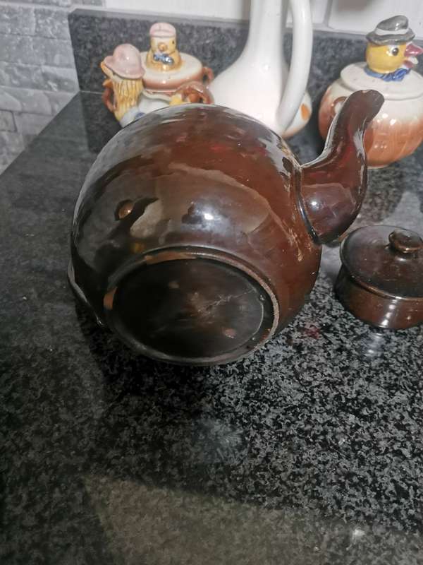 VINTAGE TEAPOT