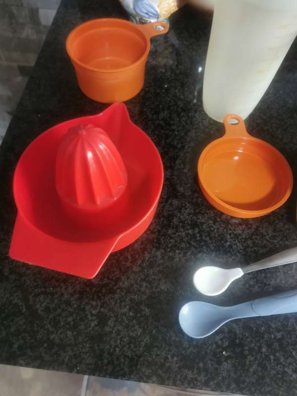 LOT KITCHEN ITEMS