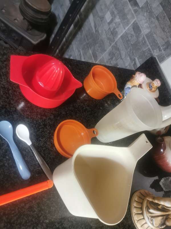 LOT KITCHEN ITEMS