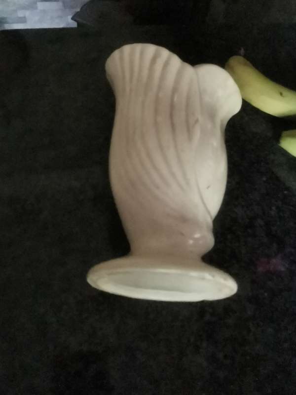 VINTAGE FLOWER VASE