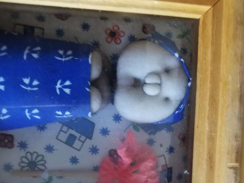 VINTAGE WOODEN SMALL BOX WITH GLASS