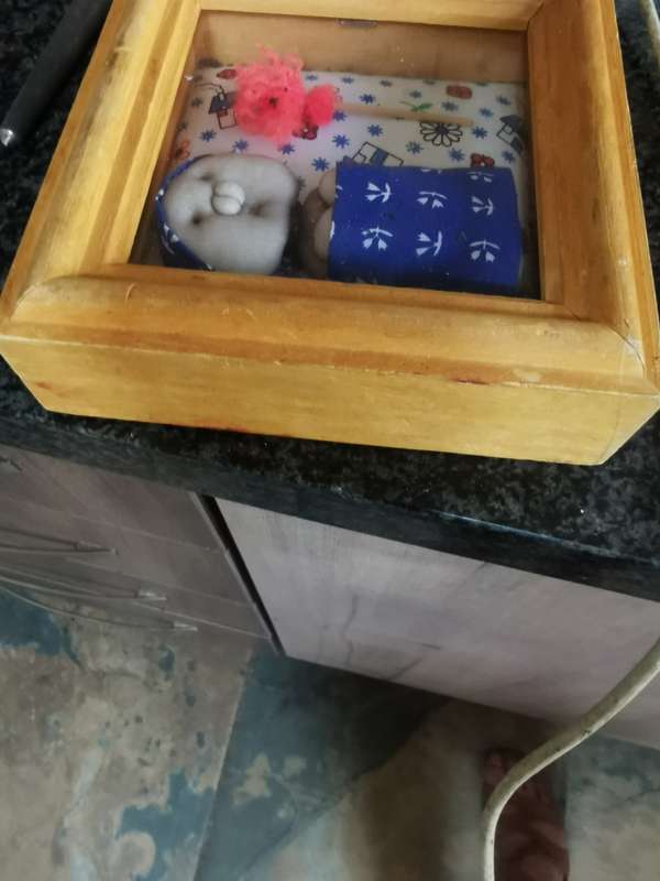 VINTAGE WOODEN SMALL BOX WITH GLASS