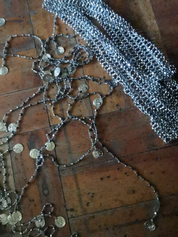 VINTAGE LOT DECORATIONS