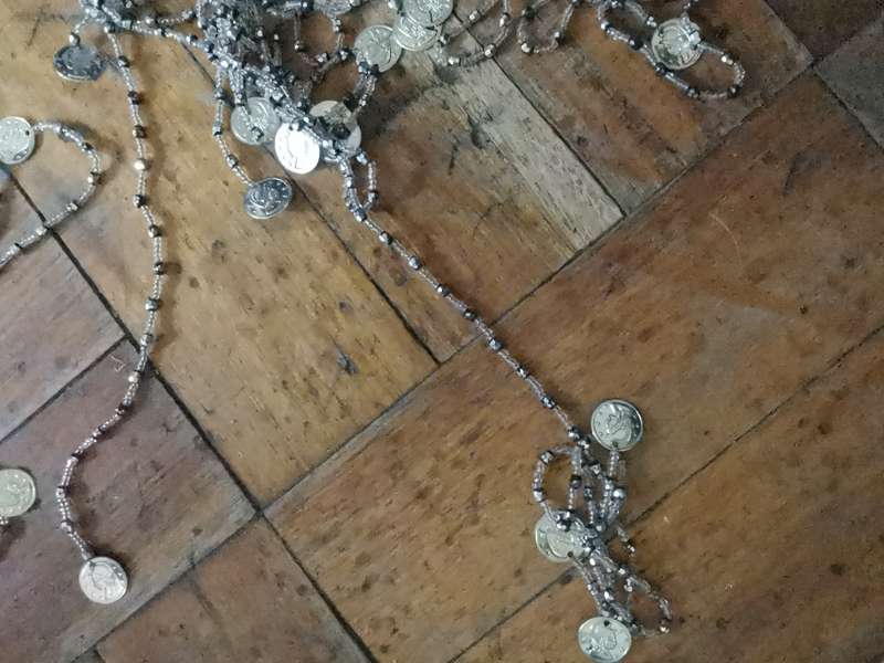 VINTAGE LOT DECORATIONS