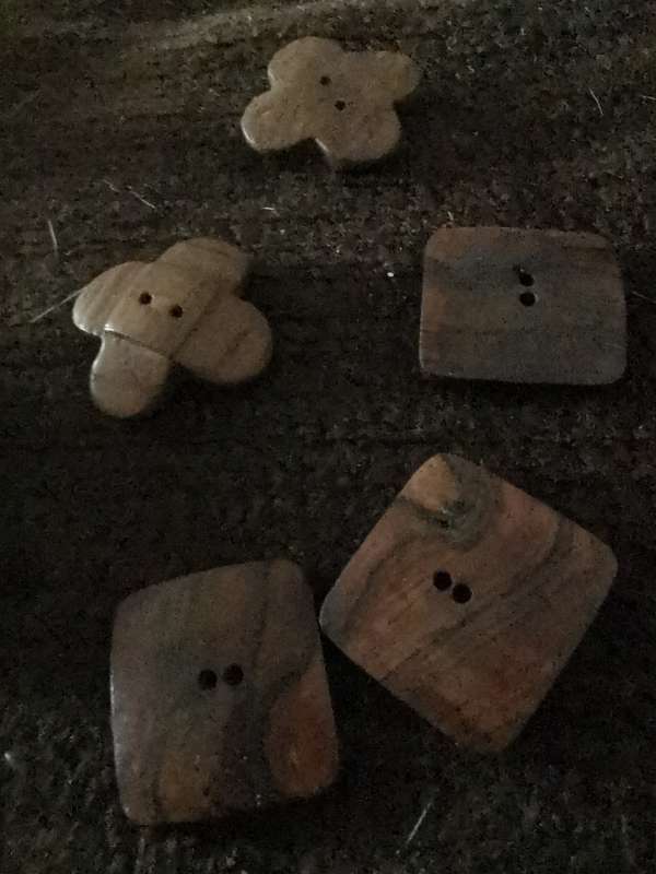 5 ANTQUE  HANDMADE WOODEN BUTTONS