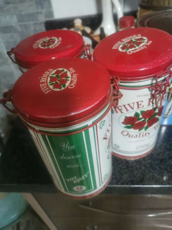 3 FIVE ROSES TEA TINS