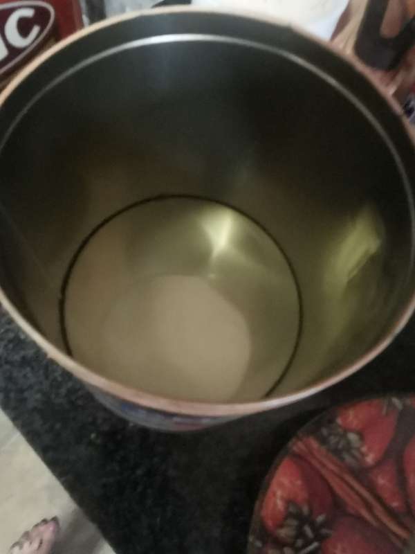 VINTAGE RIVER BELLE TIN