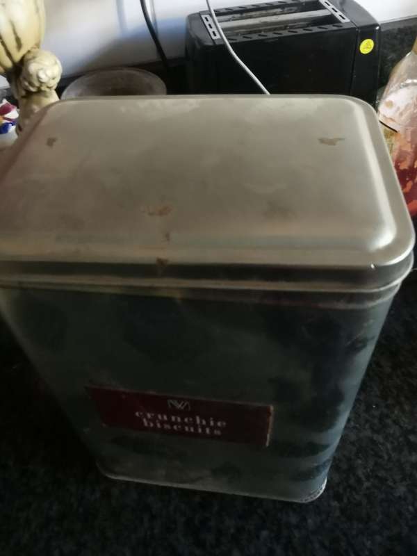 VINTAGE CHRUNCHIE BISCUIT TIN