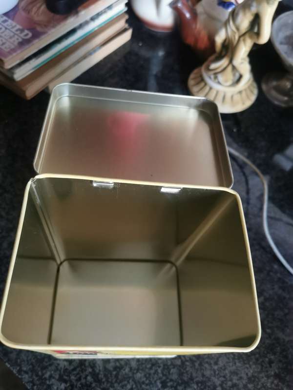 VINTAGE JUNGLE TAYSTEE WHEAT TIN