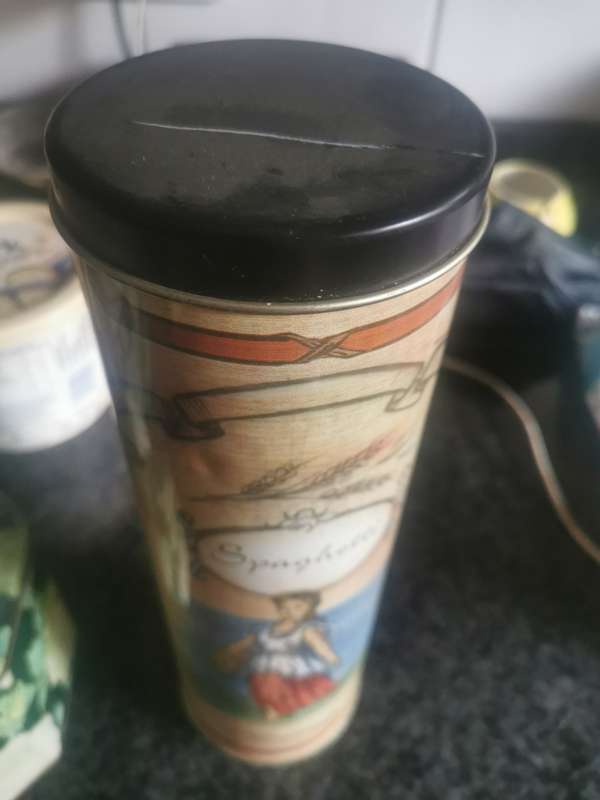 VINTAGE QUALITY SPAGHETTI TIN