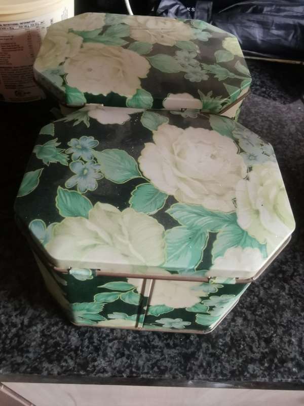 2 VINTAGE GREEN TINS