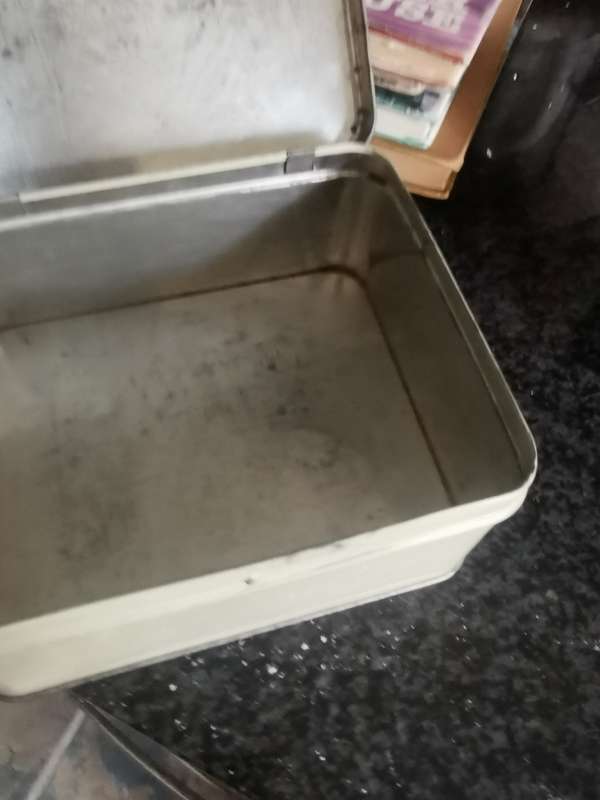 VINTAGE TIN