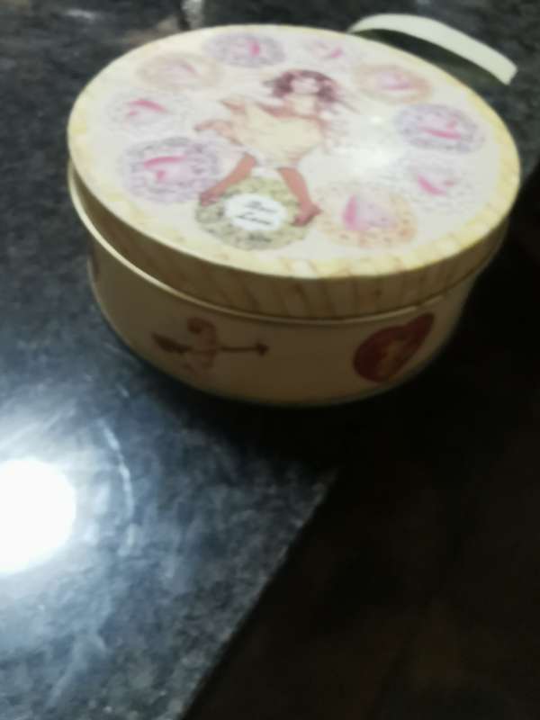 VINTAGE COLLECTABLE TIN
