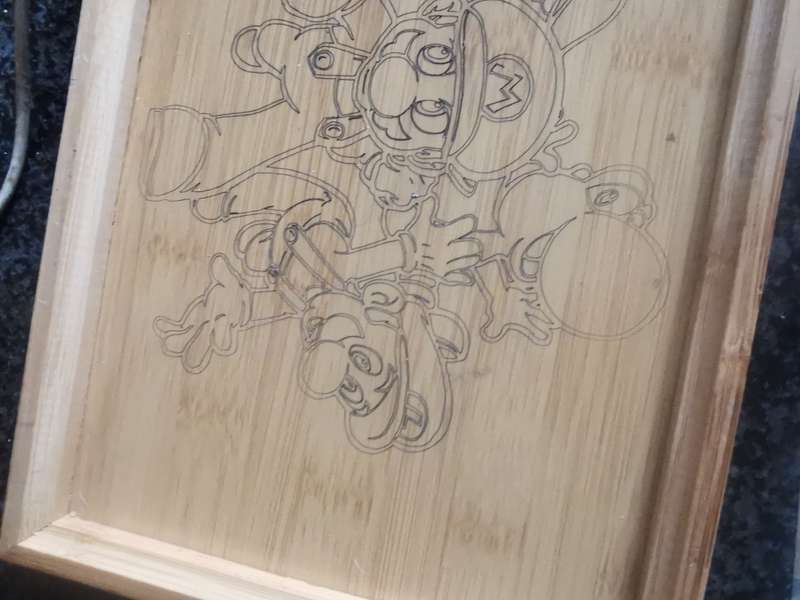 MARIO BROSS CARVING ON WOOD TRAY