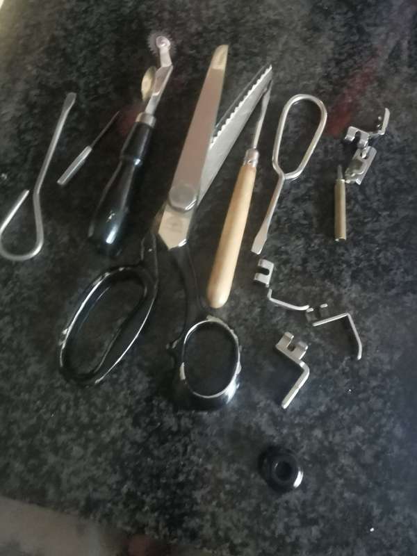 VINTAGE LOT NEEDLEWORK MACHINE TOOLS