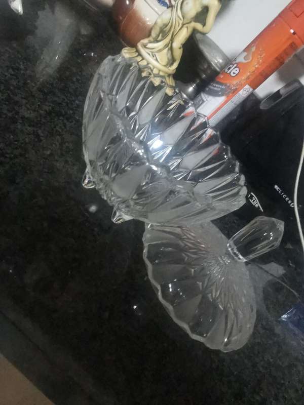 VINTAGE CHRYSTSL GLASS FOOTED BOWL WITH LD