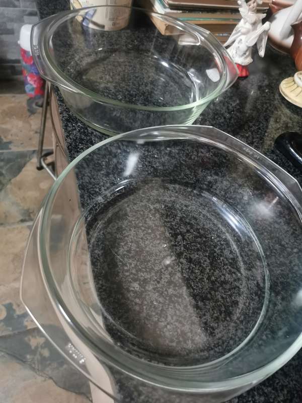 2 DEEP SIMAX GLASS BOWLS
