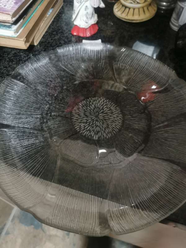 VINTAGE GLASS PLATTER 2