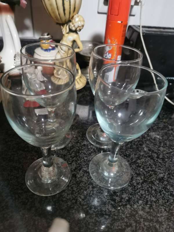 4 VINTAGE BRANDY GLASSES