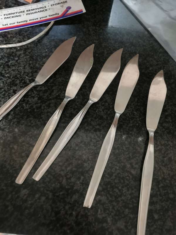 5 PIECE STAINLESS SWTEEL FISH FORKS