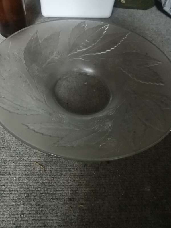 BIG PATTERN GLASS BOWL