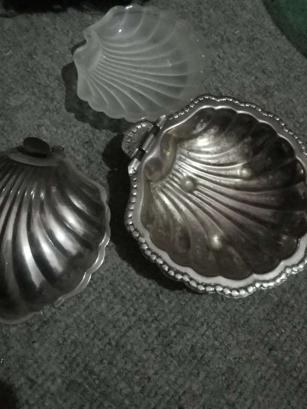 COLLECTABLE SHELL BUTTERDISH