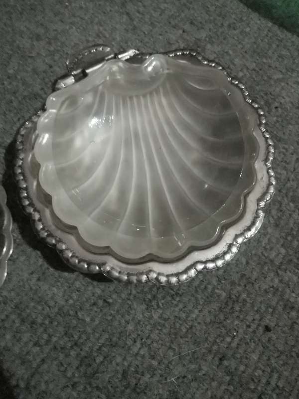 COLLECTABLE SHELL BUTTERDISH
