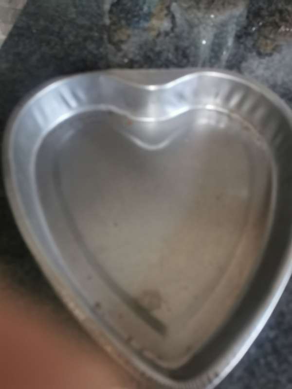 2 VINTAGE HEART PANS