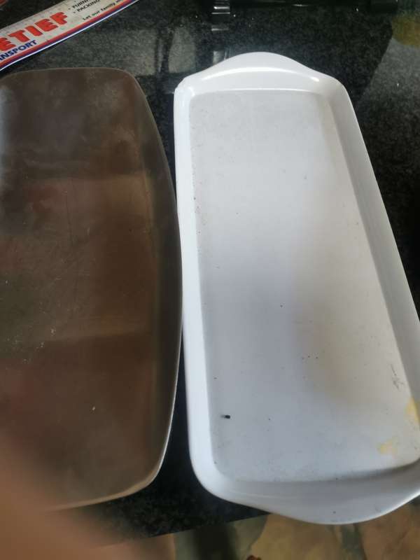 2 VINTAGE SNACK PLATES