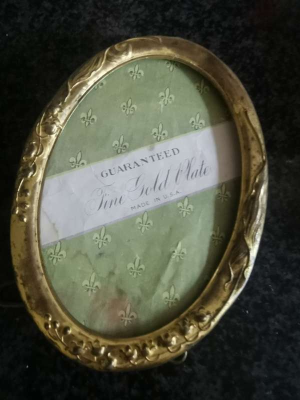 VINTAGE GOLD PLATED FRAME