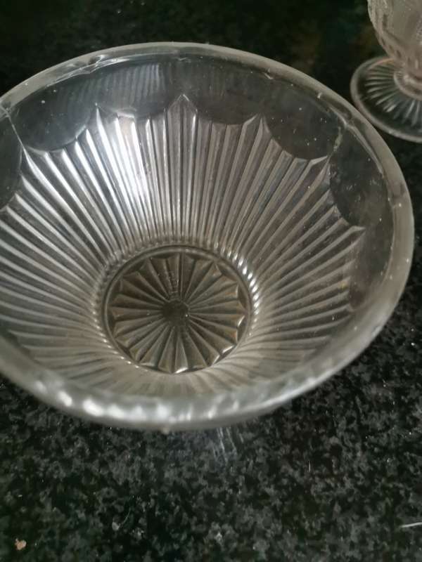 VINTAGE SMALL GLASS HOLDER
