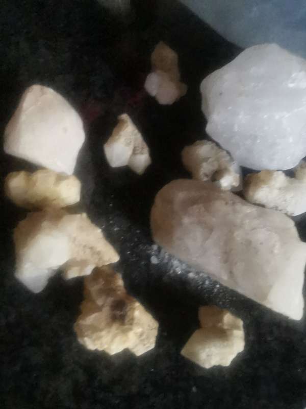 LOT QUARTZ PIECE