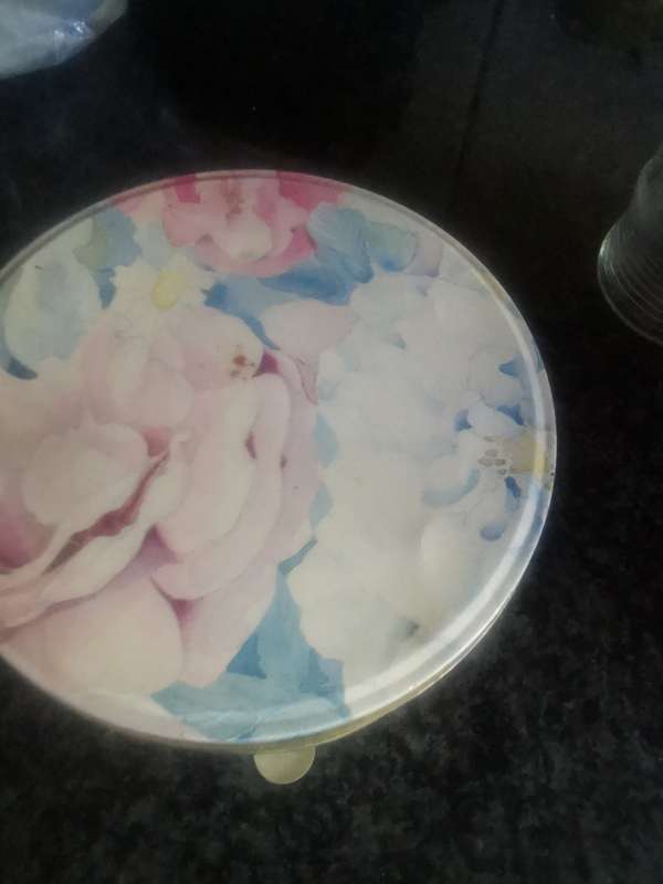 VINTAGE SMALL TIN