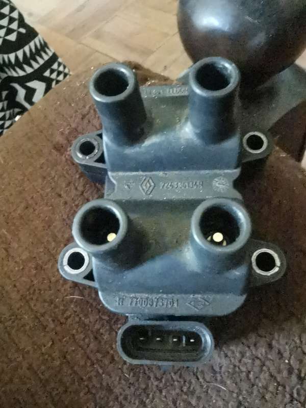 DISTRIBUTOR CAP