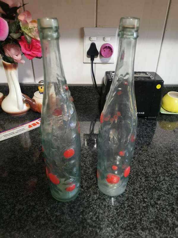 2 COLLECTABLE ANTIQUE BOTTLES