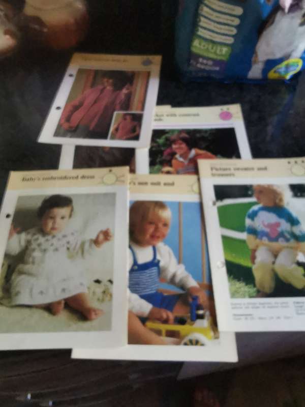 HUGE LOT KNITING PATTERNS