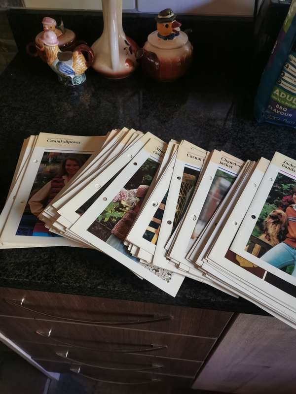 HUGE LOT KNITING PATTERNS
