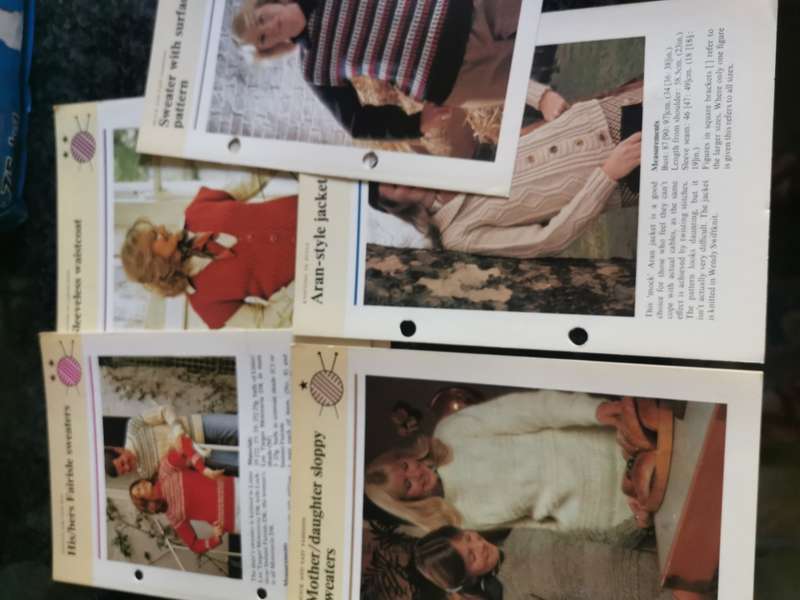 HUGE LOT KNITING PATTERNS