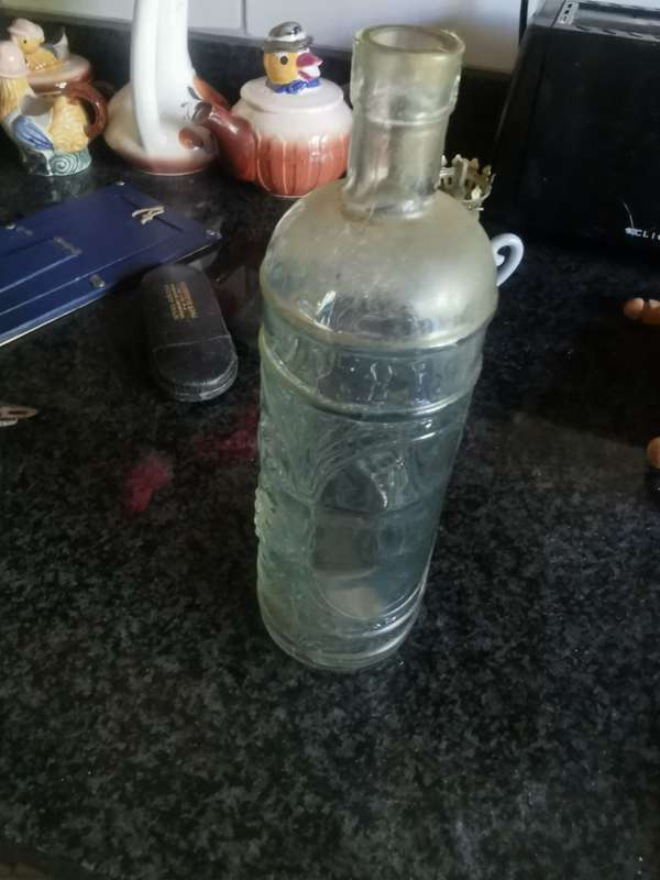 VINTAGE COLLECTABLE BOTTLE