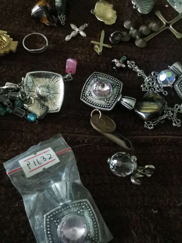 JOB LOT PENDANTS