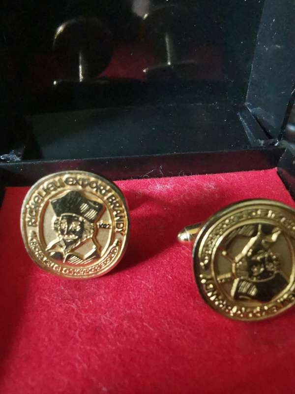 VINTAGE GOLDPLATED RICHELIUE  CUFFLINKS