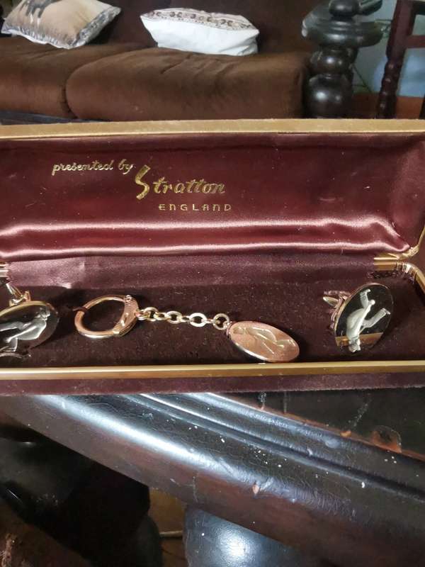 VINTAGE STRATTON ENGLAND CUFFLINKS IN BOX