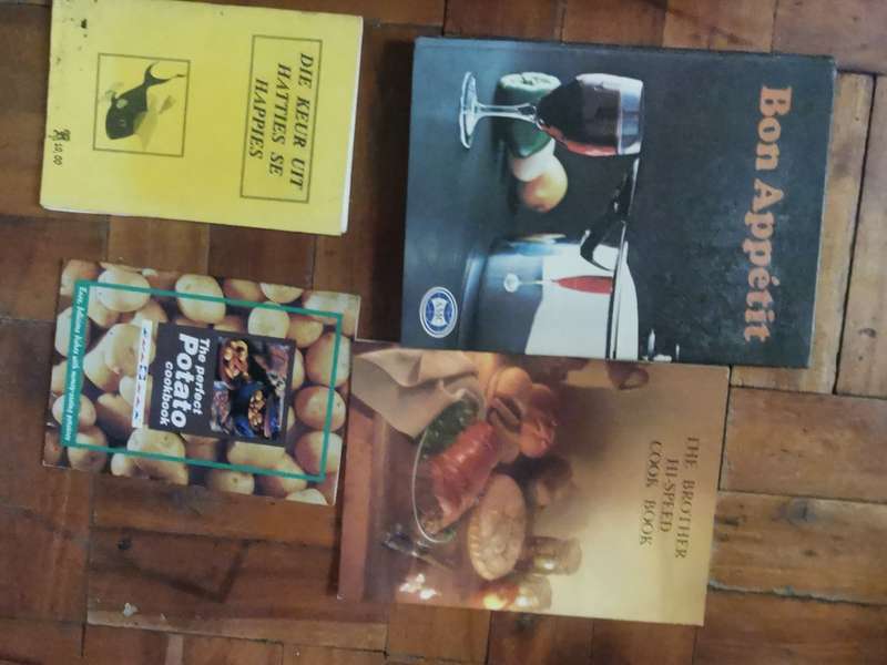 VINTAGE LOT RECIPE BOOKS