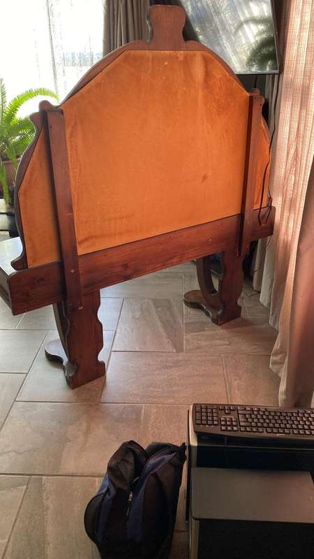VINTAGE DRESSER WITH  MIRROR