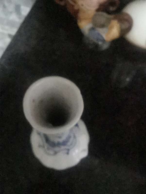 VINTAGE 16.5CM VASE