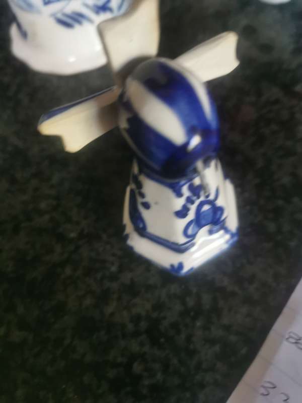 VINTAGE SMALL WNDMILL ORNAMENT