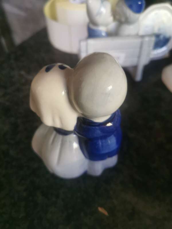 VINTAGE SMALL ELVECO DELFT BOY AND GIRL ORNAMENT