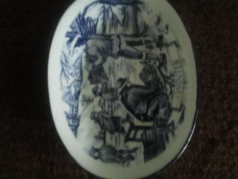 VINTAGE DELFT HOLLAND PLATE WINTER